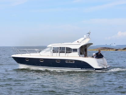 Продам яхту БУ Aquador 32 C