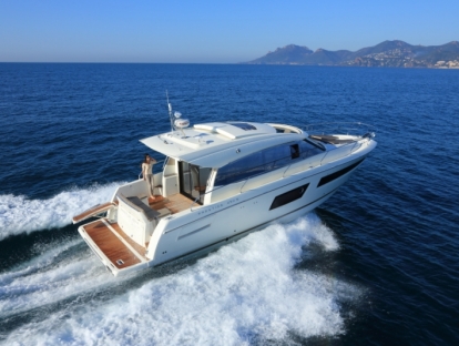 Яхта Prestige 450S