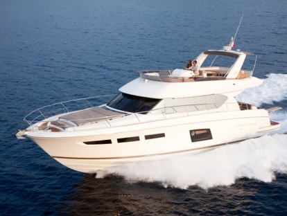 Яхта Prestige 620